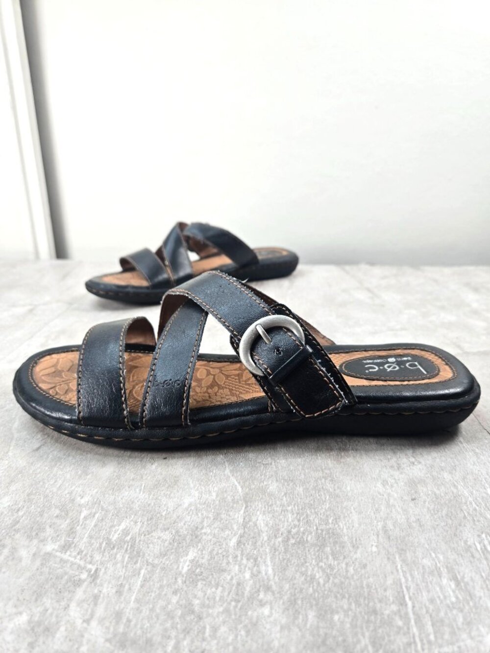 Born Of Concept Flat Slide Sandals Size 9 Black Leather Slip On Comfort Strappy